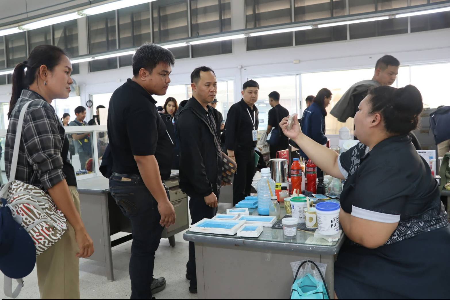 title - ผอ.ศพส. มอบหมายให้ ผู้อำนวยการกลุ่มฝึกอบรมและการพัฒนาผลิตภัณฑ์ เป็นผู้บรรยายพิเศษ ในหัวข้อเรื่อง 